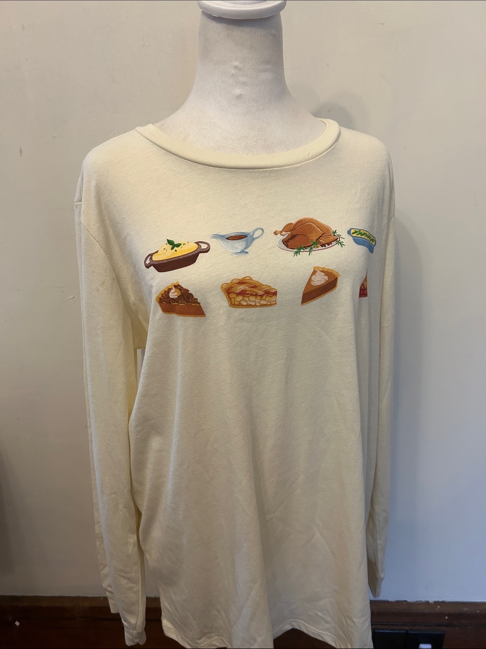 State of Mine Cream Graphic Thanksgiving Pie & Roast LS tee Size L NWT